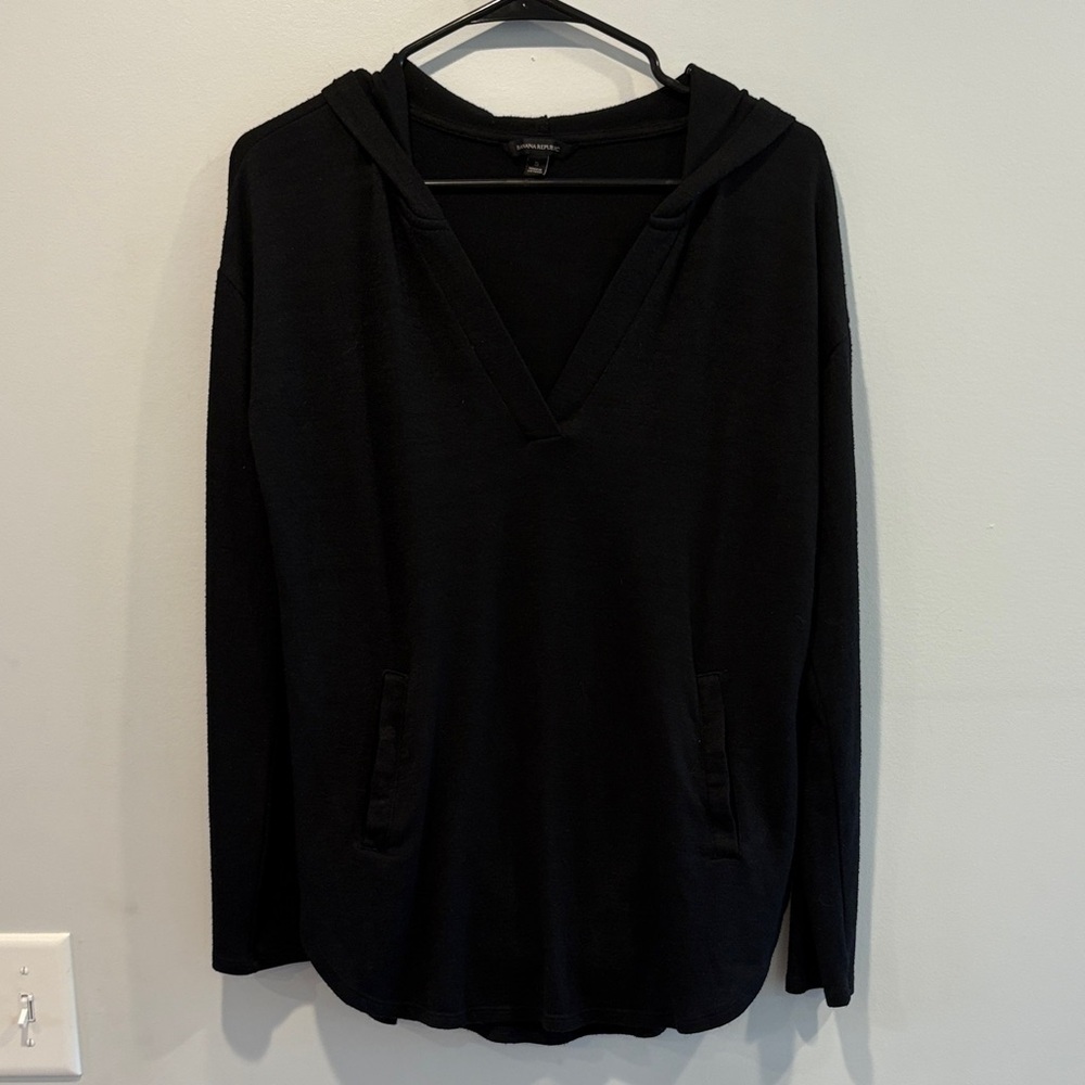 Banana Republic Classic Black Top